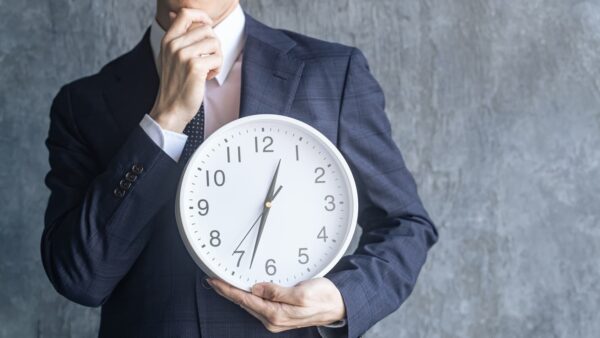 アメリカの時給はいくら？州別・職種別の相場と日本との違いを解説